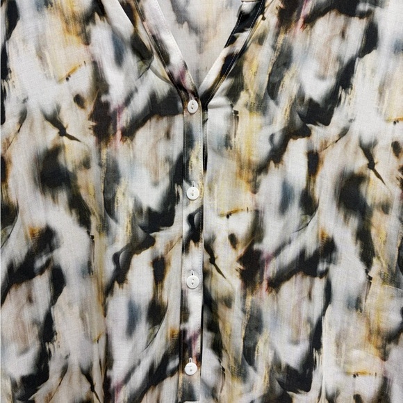 Trendy Women's Abstract Print Blouse with Half Button-Up Front and Roll-Up Tabs - Picture 2 of 6